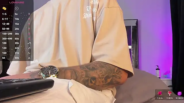 Snapshot of iamcamiloo_ chatting on March 1, 2025, 8:45 am iamcamiloo  online show from March 1, 2025, 8:45 am