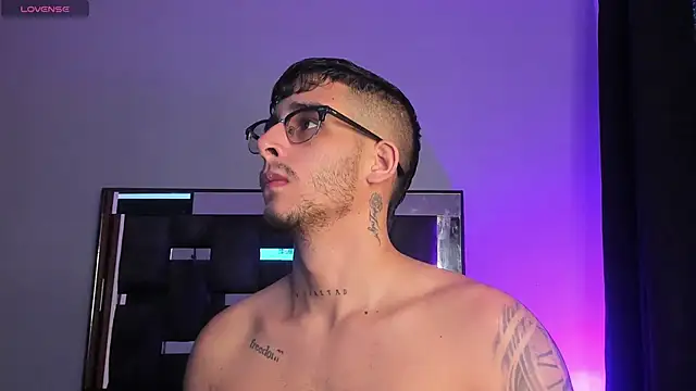 Snapshot of iamcamiloo_ chatting on March 11, 2025, 12:50 pm iamcamiloo  online show from March 11, 2025, 12:50 pm