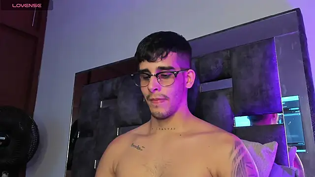 Snapshot of iamcamiloo_ chatting on March 16, 2025, 4:41 am iamcamiloo  online show from March 16, 2025, 4:41 am