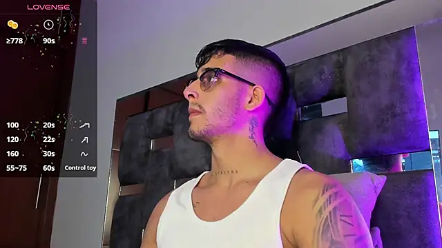 Snapshot of iamcamiloo_ chatting on March 21, 2025, 2:07 am iamcamiloo  online show from March 21, 2025, 2:07 am