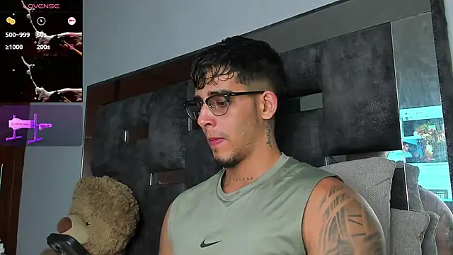 Snapshot of iamcamiloo_ chatting on September 12, 2025, 5:40 am iamcamiloo  online show from September 12, 2025, 5:40 am