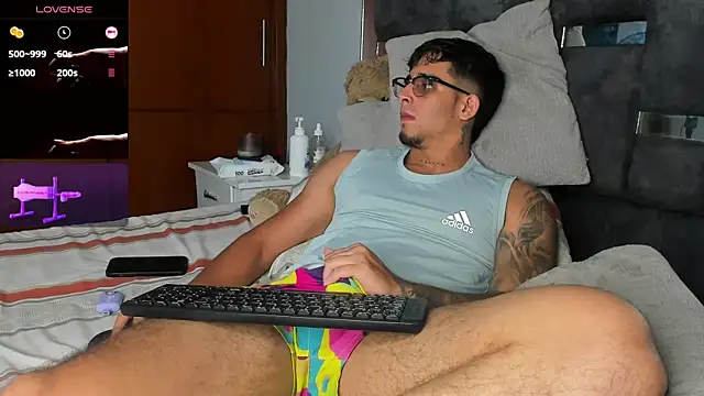 Snapshot of iamcamiloo_ chatting on September 18, 2025, 5:31 am iamcamiloo  online show from September 18, 2025, 5:31 am