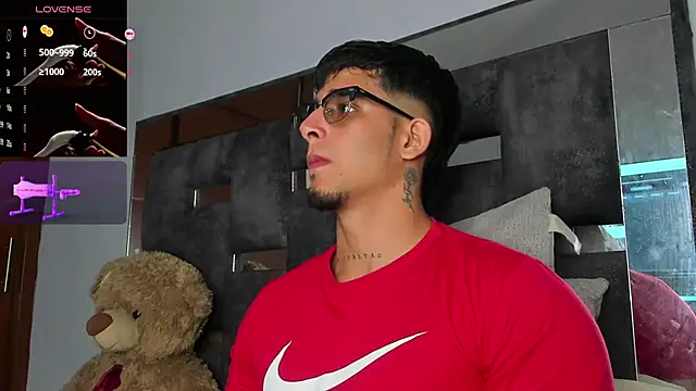 Snapshot of iamcamiloo_ chatting on September 30, 2025, 5:34 am iamcamiloo  online show from September 30, 2025, 5:34 am