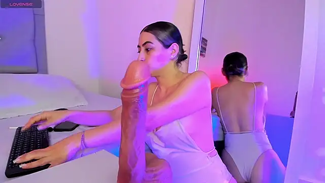 Snapshot of samanthasweeth chatting on January 4, 2025, 7:44 pm samanthasweeth online show from January 4, 2025, 7:44 pm