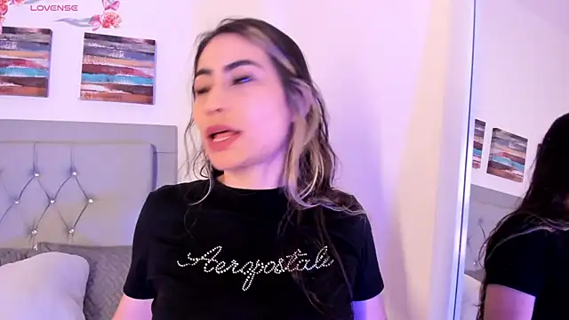 Snapshot of samanthasweeth chatting on February 19, 2025, 5:49 pm samanthasweeth online show from February 19, 2025, 5:49 pm