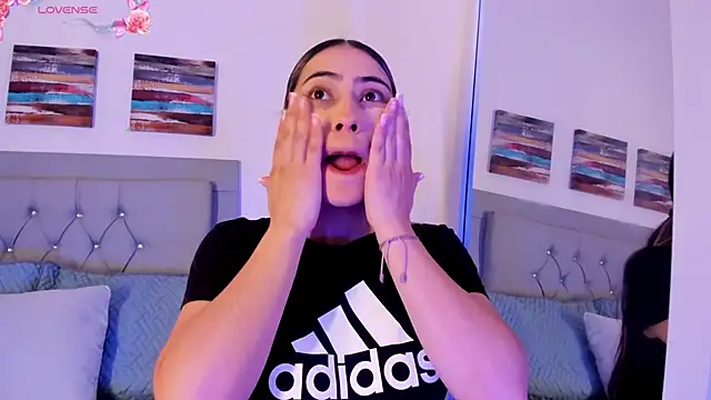 Snapshot of samanthasweeth chatting on February 25, 2025, 1:28 pm samanthasweeth online show from February 25, 2025, 1:28 pm