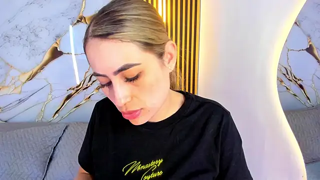 Snapshot of samanthasweeth chatting on October 7, 2025, 8:50 pm samanthasweeth online show from October 7, 2025, 8:50 pm