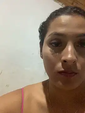 Snapshot of cami_leon chatting on January 2, 2025, 1:49 am cami leon online show from January 2, 2025, 1:49 am