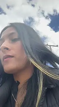 Snapshot of cami_leon chatting on January 2, 2025, 3:08 pm cami leon online show from January 2, 2025, 3:08 pm