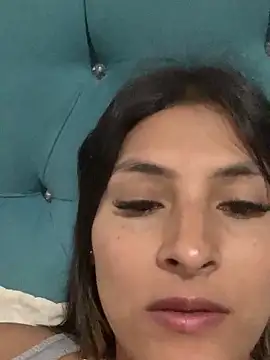 Snapshot of cami_leon chatting on January 5, 2025, 5:41 pm cami leon online show from January 5, 2025, 5:41 pm