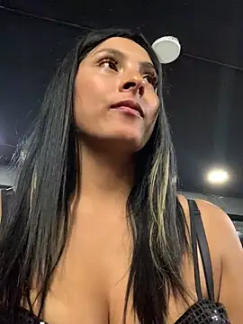 Snapshot of cami_leon chatting on January 28, 2025, 2:00 am cami leon online show from January 28, 2025, 2:00 am