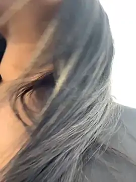 Snapshot of cami_leon chatting on February 12, 2025, 7:35 pm cami leon online show from February 12, 2025, 7:35 pm