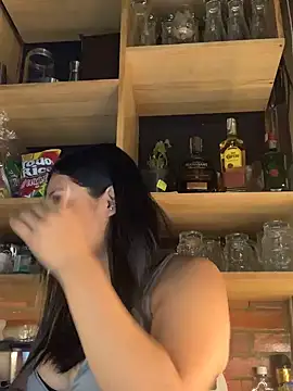 Snapshot of cami_leon chatting on February 18, 2025, 11:30 pm cami leon online show from February 18, 2025, 11:30 pm