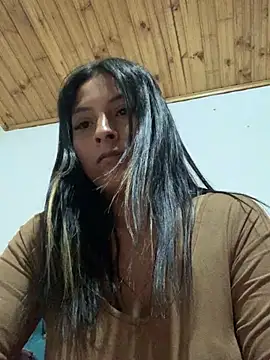 Snapshot of cami_leon chatting on February 23, 2025, 4:46 pm cami leon online show from February 23, 2025, 4:46 pm