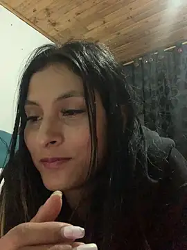 Snapshot of cami_leon chatting on March 3, 2025, 2:04 am cami leon online show from March 3, 2025, 2:04 am