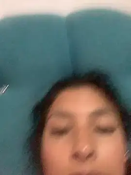Snapshot of cami_leon chatting on March 4, 2025, 7:01 pm cami leon online show from March 4, 2025, 7:01 pm