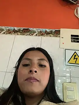 Snapshot of cami_leon chatting on March 6, 2025, 9:09 pm cami leon online show from March 6, 2025, 9:09 pm