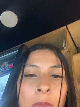 Snapshot of cami_leon chatting on March 8, 2025, 5:17 am cami leon online show from March 8, 2025, 5:17 am