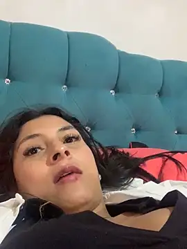 Snapshot of cami_leon chatting on March 9, 2025, 5:49 pm cami leon online show from March 9, 2025, 5:49 pm
