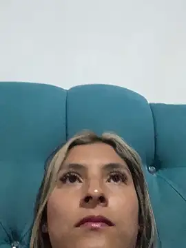 Snapshot of cami_leon chatting on March 16, 2025, 11:14 pm cami leon online show from March 16, 2025, 11:14 pm
