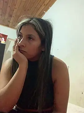 Snapshot of cami_leon chatting on March 22, 2025, 4:37 pm cami leon online show from March 22, 2025, 4:37 pm