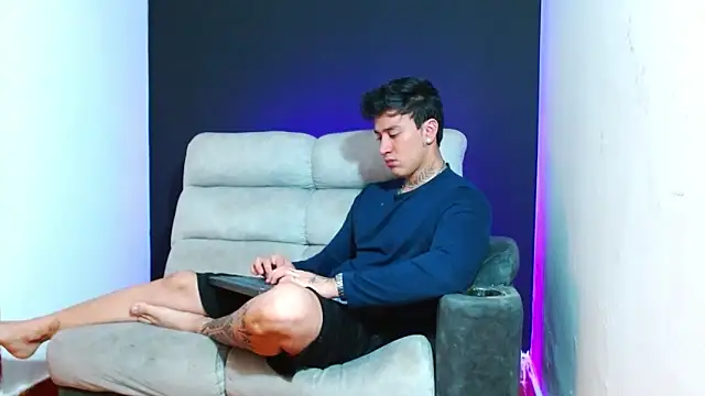 JUSTIN FULLER1 online show from February 3, 2026, 8:36 pm