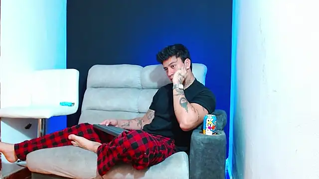 JUSTIN FULLER1 online show from February 15, 2026, 10:17 pm