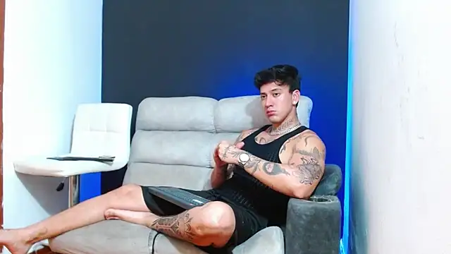 JUSTIN FULLER1 online show from April 29, 2026, 3:54 am