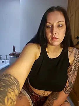 Meganroxtattoo online show from September 19, 2025, 4:03 am