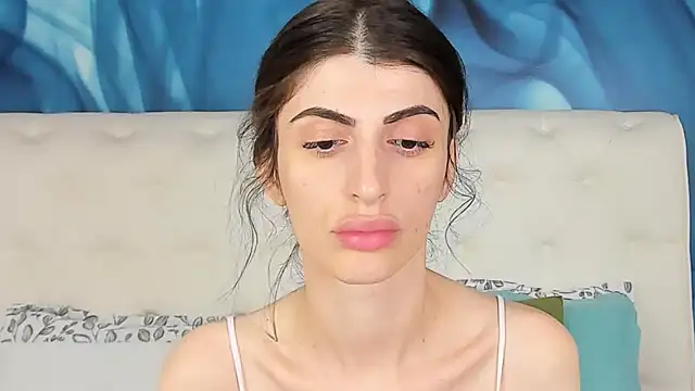 SkinnyDolly online show from October 14, 2025, 2:01 am