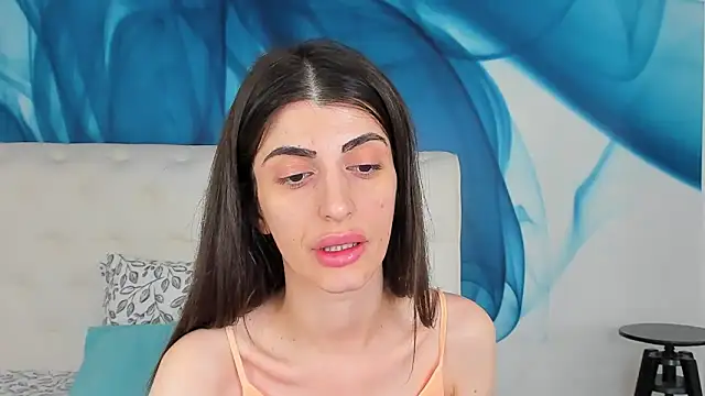 SkinnyDolly online show from June 4, 2026, 3:01 am