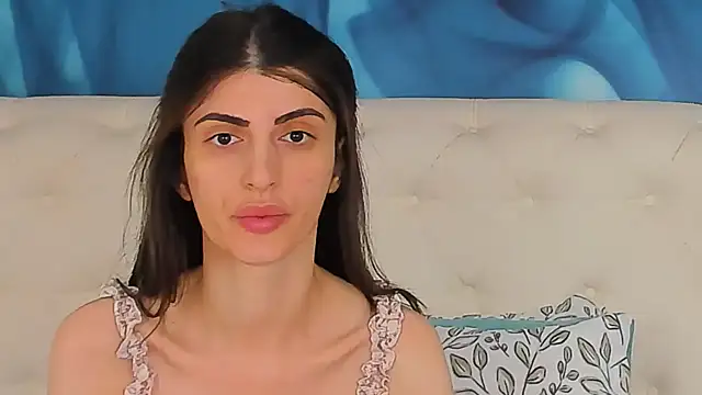 SkinnyDolly online show from June 15, 2026, 3:09 am