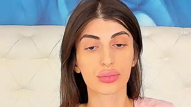 SkinnyDolly online show from August 6, 2026, 2:19 pm