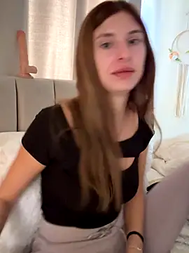 emma05 online show from October 10, 2025, 5:28 am