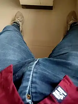 Snapshot of MrNick74 chatting on December 18, 2025, 12:22 pm MrNick74 online show from December 18, 2025, 12:22 pm