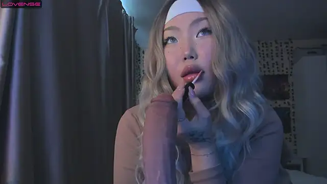 Snapshot of uko_sa chatting on March 22, 2025, 1:30 pm uko sa online show from March 22, 2025, 1:30 pm