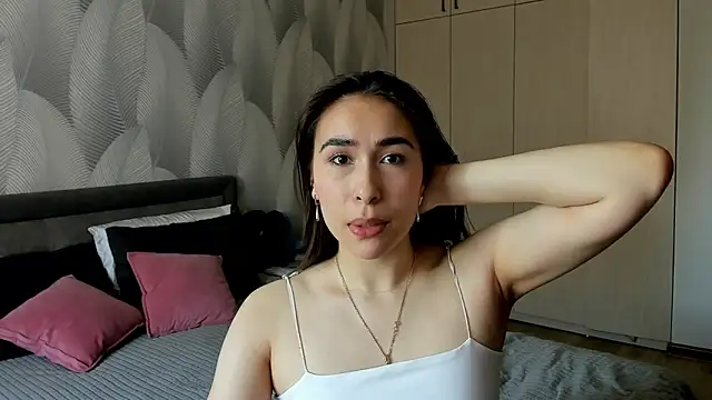 Snapshot of Bambiii_bby chatting on June 6, 2026, 6:07 am Bambiii bby online show from June 6, 2026, 6:07 am
