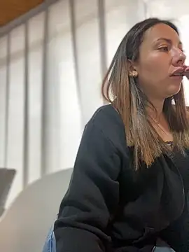 Snapshot of im_lorein chatting on January 3, 2025, 7:18 pm im lorein online show from January 3, 2025, 7:18 pm