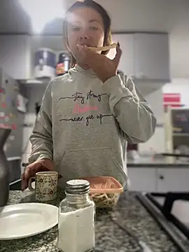 Snapshot of im_lorein chatting on January 8, 2025, 12:05 pm im lorein online show from January 8, 2025, 12:05 pm