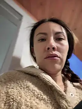 Snapshot of im_lorein chatting on February 6, 2025, 12:05 pm im lorein online show from February 6, 2025, 12:05 pm