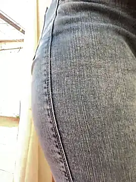 Snapshot of im_lorein chatting on February 8, 2025, 4:57 pm im lorein online show from February 8, 2025, 4:57 pm