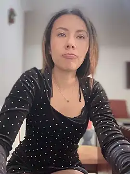 Snapshot of im_lorein chatting on February 10, 2025, 2:05 pm im lorein online show from February 10, 2025, 2:05 pm