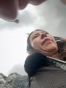 Snapshot of im_lorein chatting on February 13, 2025, 8:13 pm im lorein online show from February 13, 2025, 8:13 pm