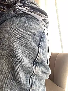 Snapshot of im_lorein chatting on February 14, 2025, 2:12 pm im lorein online show from February 14, 2025, 2:12 pm