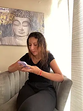 Snapshot of im_lorein chatting on February 17, 2025, 1:53 pm im lorein online show from February 17, 2025, 1:53 pm