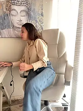 Snapshot of im_lorein chatting on February 21, 2025, 12:06 pm im lorein online show from February 21, 2025, 12:06 pm