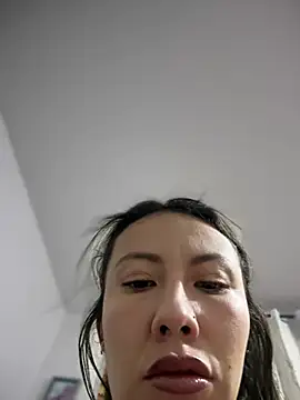 Snapshot of im_lorein chatting on February 24, 2025, 11:10 am im lorein online show from February 24, 2025, 11:10 am