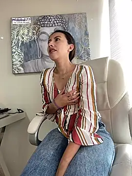 Snapshot of im_lorein chatting on February 27, 2025, 12:45 pm im lorein online show from February 27, 2025, 12:45 pm