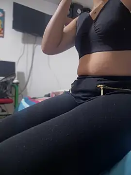 Snapshot of im_lorein chatting on March 1, 2025, 10:13 am im lorein online show from March 1, 2025, 10:13 am