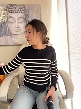 Snapshot of im_lorein chatting on March 17, 2025, 5:05 pm im lorein online show from March 17, 2025, 5:05 pm